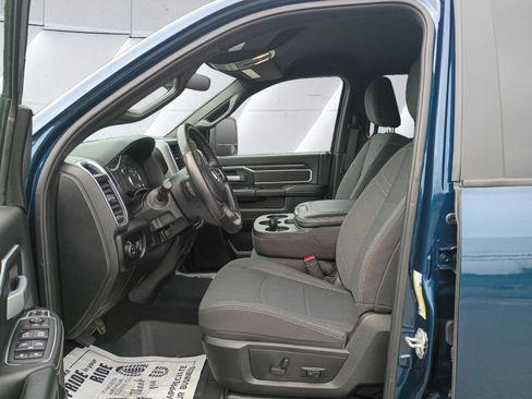 Used 2024 RAM 3500 Big Horn w/ Sport Appearance Package AWD/4WD image 10