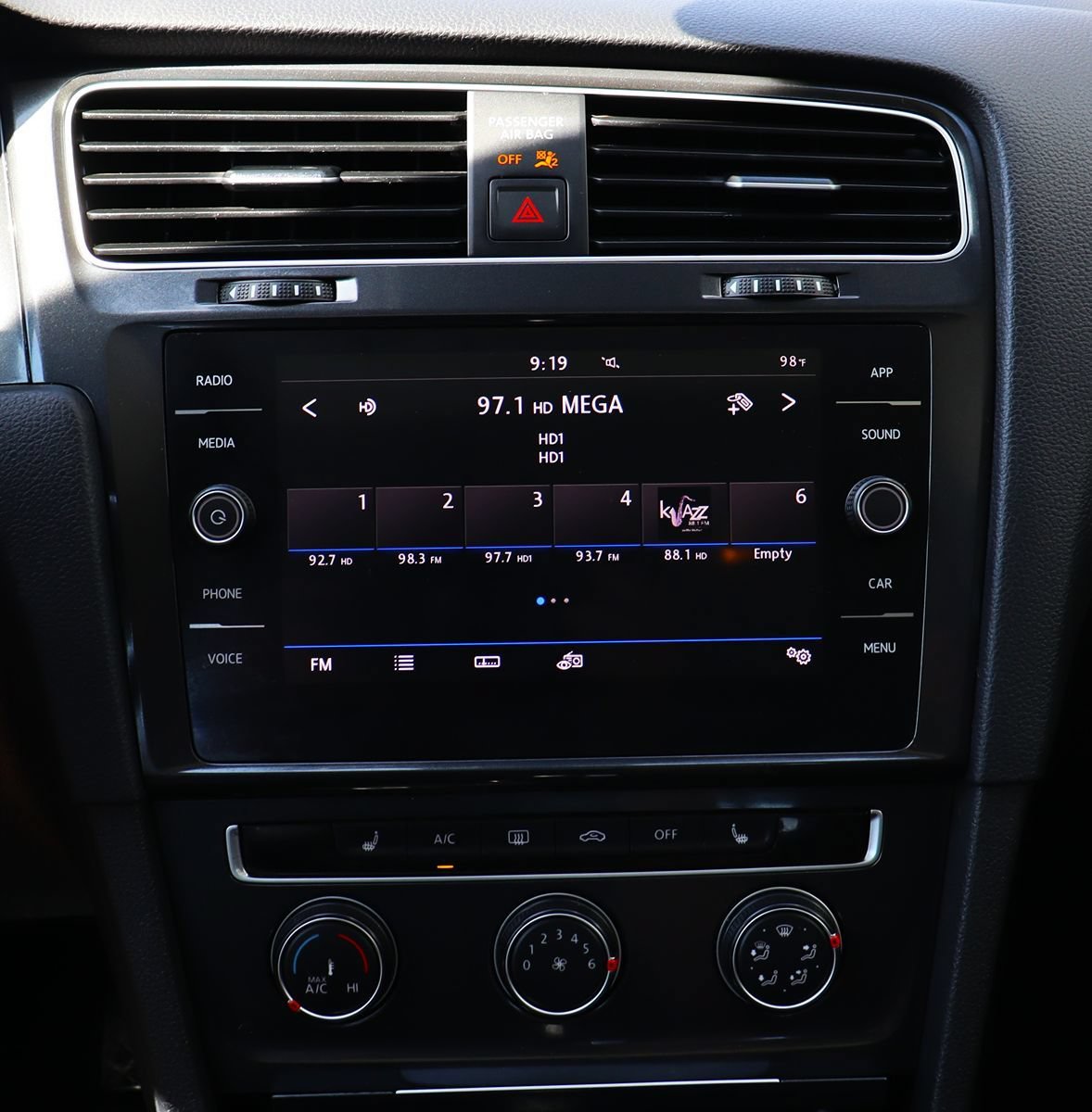Used 2019 Volkswagen Golf SE w/ Driver Assistance Package FWD image 46