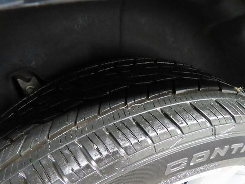 Used 2024 GMC Acadia Denali image 39