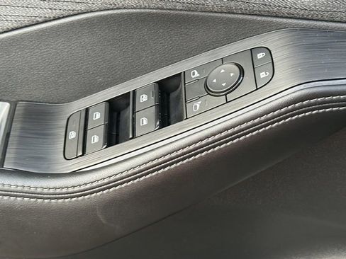 Used 2023 Nissan Rogue SV image 22