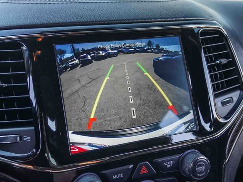 Certified 2019 Jeep Grand Cherokee High Altitude image 22