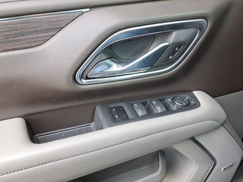 Certified 2023 Chevrolet Suburban LT w/ LT Signature Plus Package image 29