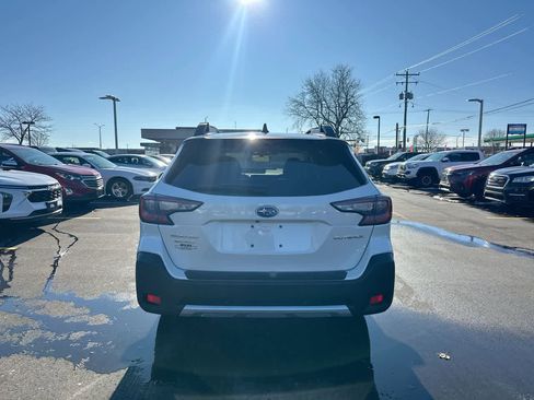 Certified 2025 Subaru Outback Limited image 12