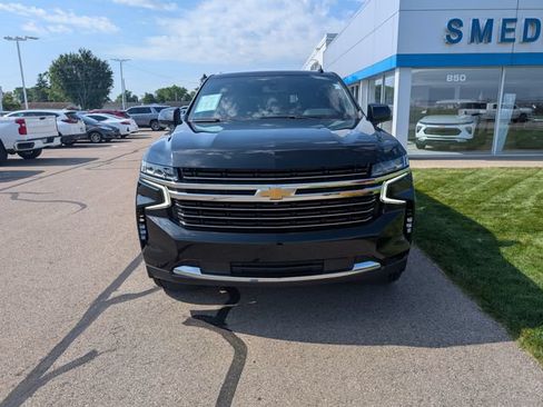 Used 2022 Chevrolet Suburban LT w/ Luxury Package AWD/4WD image 28