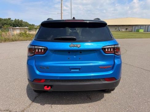 Used 2025 Jeep Compass Trailhawk AWD/4WD image 8