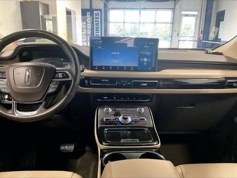 Used 2022 Lincoln Nautilus Reserve AWD/4WD image 18