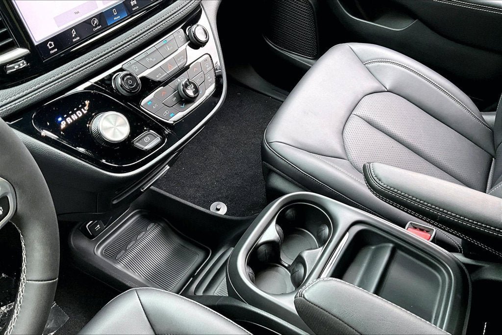 New 2027 Chrysler Pacifica Select AWD/4WD image 10