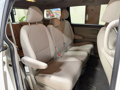 Used 2016 Kia Sedona LX FWD image 26
