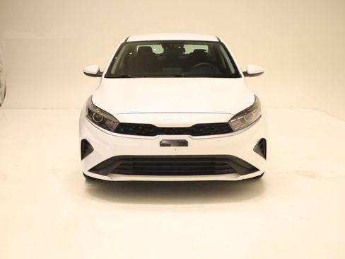 Used 2023 Kia Forte LXS FWD image 2