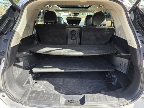 Used 2018 Nissan Rogue SL w/ Premium Package AWD/4WD image 18