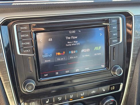 Used 2016 Volkswagen Passat 1.8T SE image 31