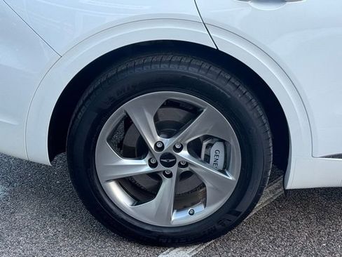 Used 2026 Genesis GV70 2.5T Select image 15