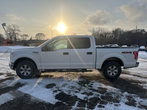 Used 2015 Ford F150 XLT image 3