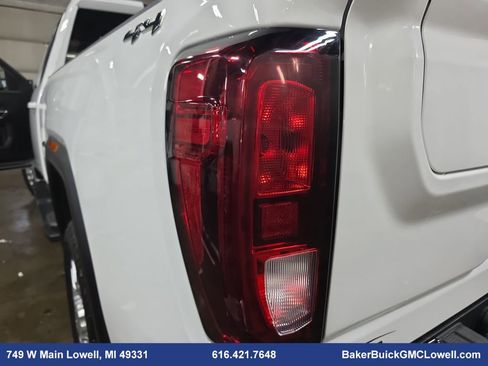 Used 2022 GMC Sierra 2500 SLE w/ SLE Convenience Package image 32