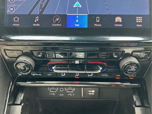 Certified 2023 Jeep Grand Cherokee Limited image 31