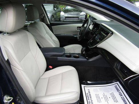 Used 2013 Toyota Avalon XLE image 27