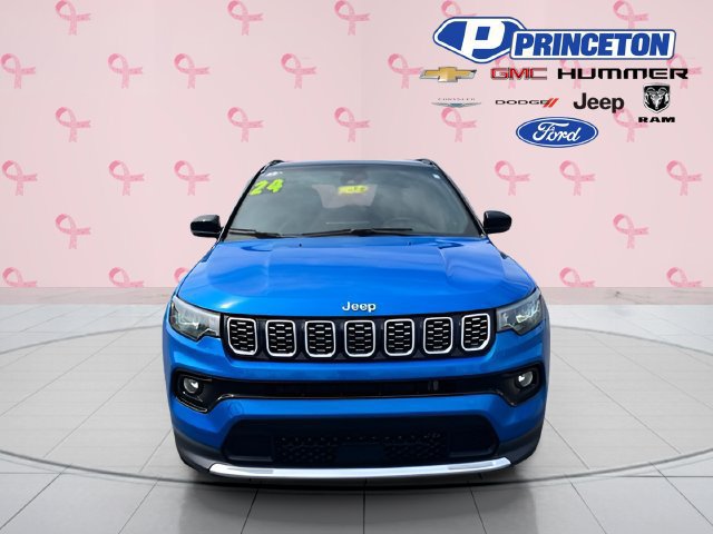 Used 2024 Jeep Compass Limited AWD/4WD image 3