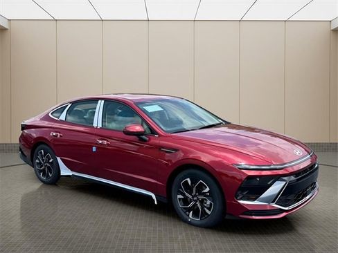 New 2025 Hyundai Sonata SEL image 2