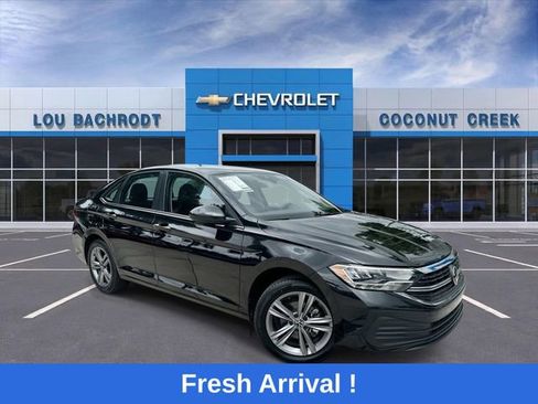 Used 2024 Volkswagen Jetta SE FWD image 2