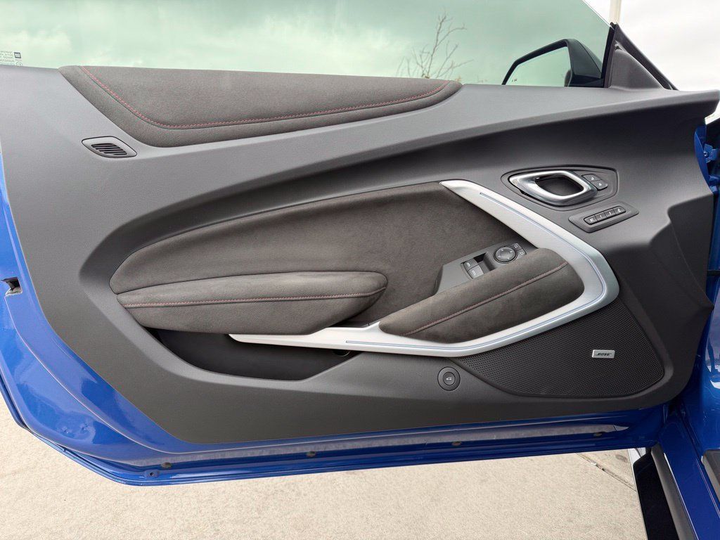 Used 2019 Chevrolet Camaro ZL1 RWD image 11