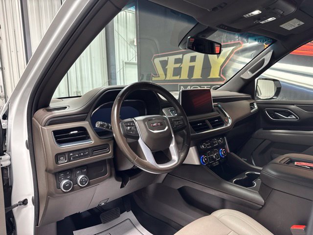 Used 2022 GMC Yukon XL SLT AWD/4WD image 6