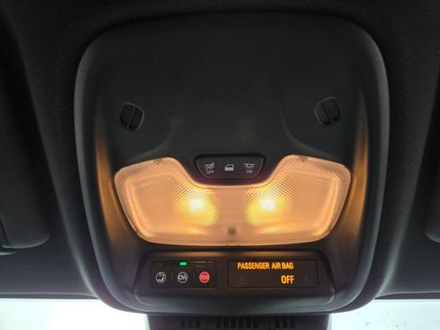 Used 2023 Chevrolet Colorado W/T image 21