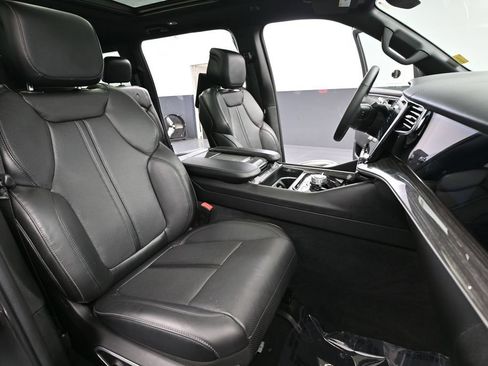 Used 2022 Jeep Wagoneer Series III w/ Premium Group I AWD/4WD image 62