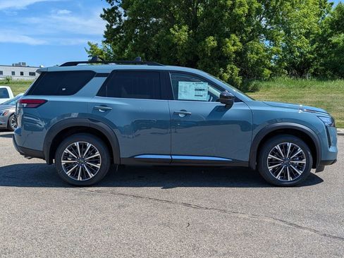New 2026 Nissan Pathfinder Platinum w/ Cargo Package AWD/4WD image 8