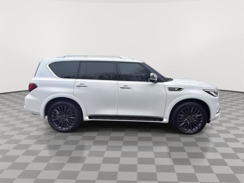 Used 2023 INFINITI QX80 Sensory w/ All-Season Package image 4