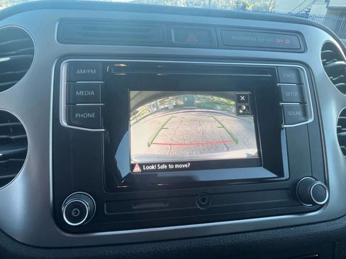 Used 2016 Volkswagen Tiguan S image 21