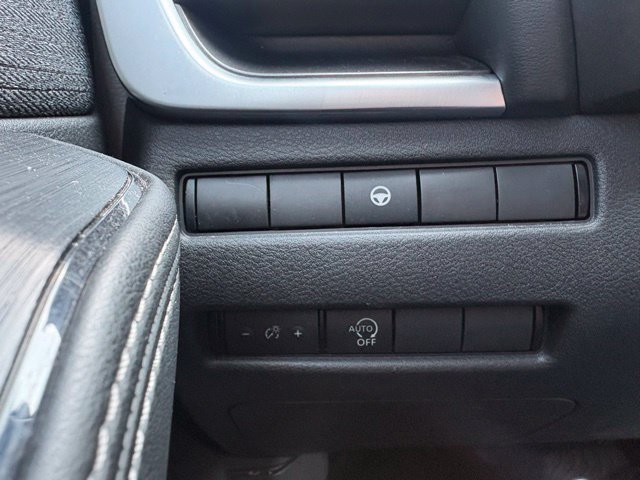 Used 2023 Nissan Rogue SV FWD image 14