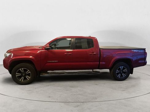 Used 2019 Toyota Tacoma TRD Sport w/ Technology Package AWD/4WD image 2