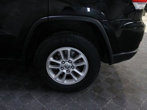 Used 2018 Jeep Grand Cherokee Laredo image 9