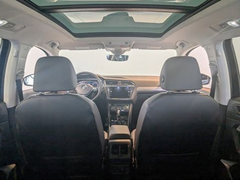 Used 2020 Volkswagen Tiguan SEL image 29
