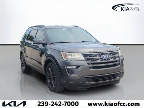 Used 2019 Ford Explorer XLT w/ Equipment Group 202A FWD image 1