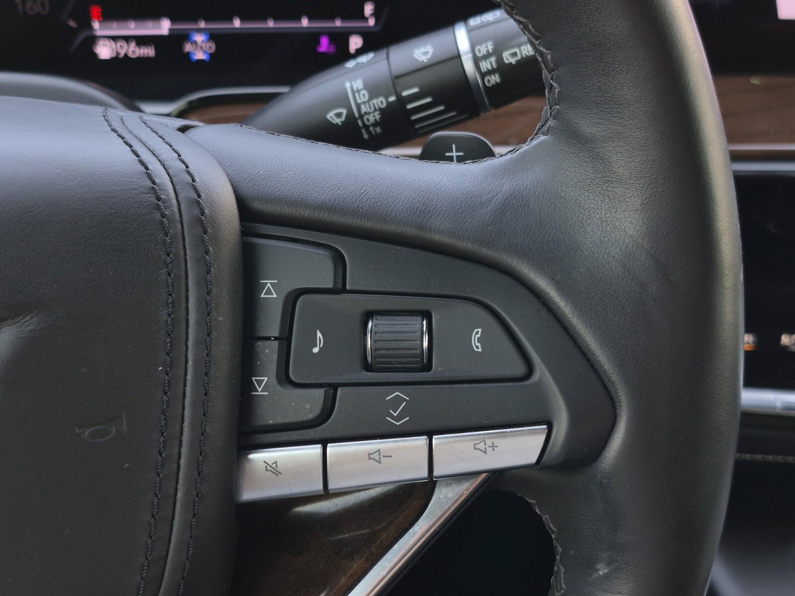 Used 2023 Cadillac Escalade ESV Sport Platinum w/ LPO, Floor Liner Package AWD/4WD image 31
