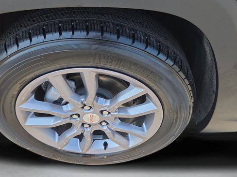 Certified 2024 GMC Terrain SLT FWD image 31