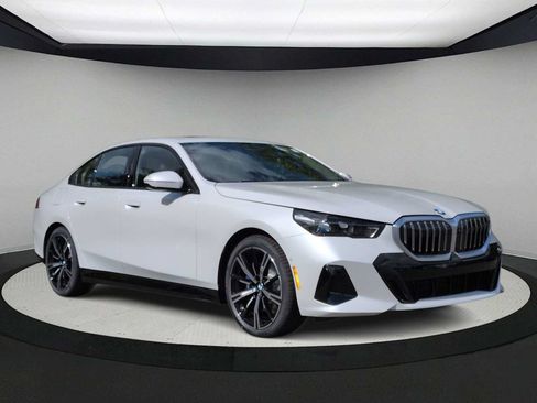 Used 2027 BMW 530i xDrive w/ M Sport Package AWD/4WD image 2