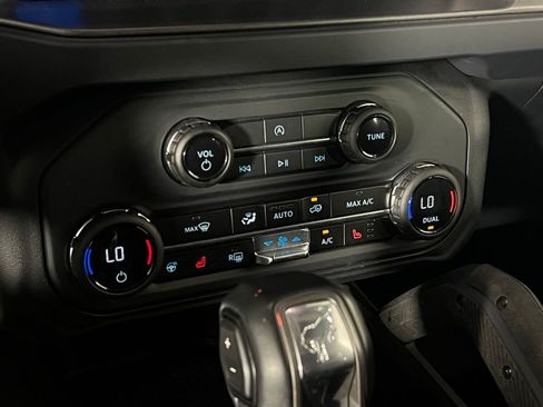 Used 2025 Ford Bronco Badlands AWD/4WD image 18