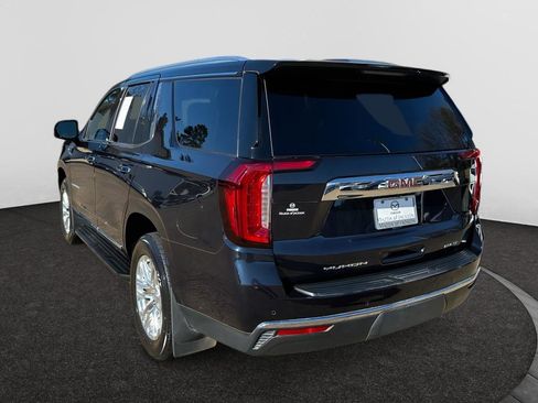 Used 2023 GMC Yukon SLT w/ SLT Premium Package image 3