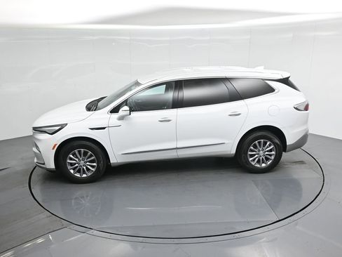 Used 2022 Buick Enclave Essence image 45