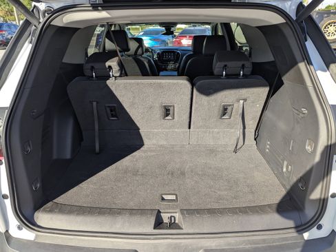 Used 2020 Chevrolet Traverse LT w/ LT Premium Package image 8