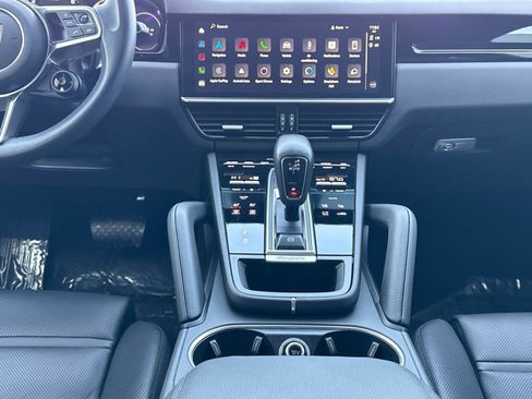 Used 2023 Porsche Cayenne Coupe image 14