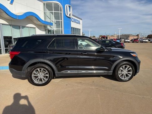 Used 2023 Ford Explorer Limited image 17