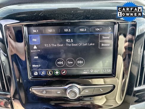 Used 2022 Chevrolet Traverse LS image 31