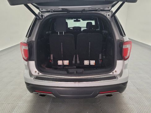 Used 2018 Ford Explorer XLT w/ Equipment Group 201A FWD image 29