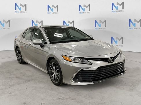 Used 2021 Toyota Camry XLE AWD/4WD image 7