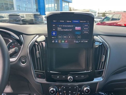 Used 2023 Chevrolet Traverse LT image 38