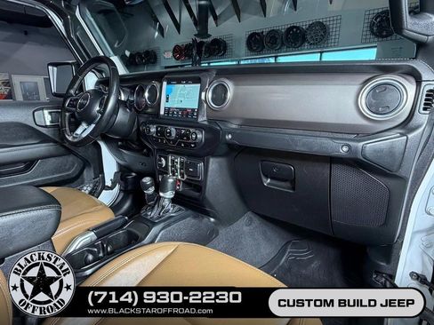 Used 2021 Jeep Gladiator Rubicon AWD/4WD image 19