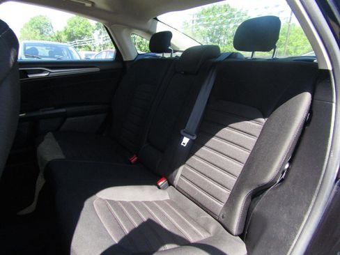 Used 2020 Ford Fusion SE FWD image 20